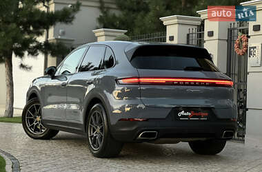 Позашляховик / Кросовер Porsche Cayenne 2023 в 