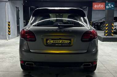 Внедорожник / Кроссовер Porsche Cayenne 2013 в 