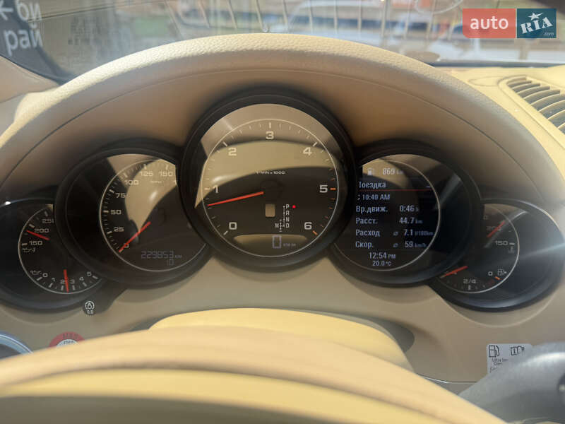 Позашляховик / Кросовер Porsche Cayenne 2013 в Тячеві