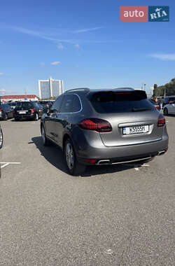 Внедорожник / Кроссовер Porsche Cayenne 2010 в 