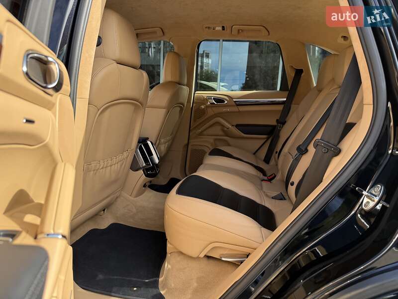 Позашляховик / Кросовер Porsche Cayenne 2012 в Дніпрі