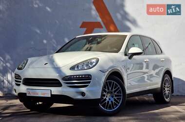 Внедорожник / Кроссовер Porsche Cayenne 2011 в 