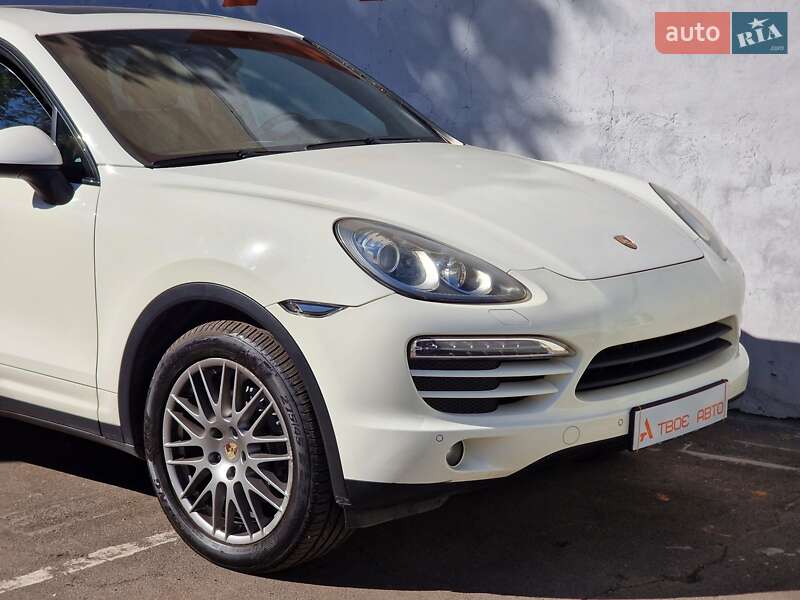 Внедорожник / Кроссовер Porsche Cayenne 2011 в Одессе
