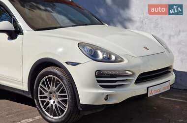 Внедорожник / Кроссовер Porsche Cayenne 2011 в 