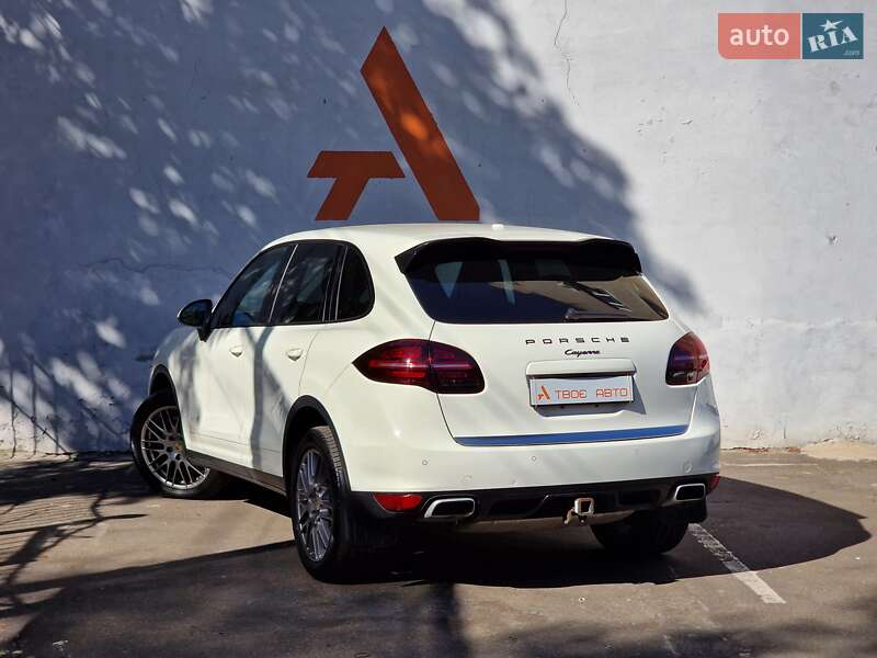 Внедорожник / Кроссовер Porsche Cayenne 2011 в Одессе