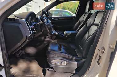 Внедорожник / Кроссовер Porsche Cayenne 2011 в 
