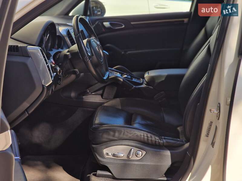 Внедорожник / Кроссовер Porsche Cayenne 2011 в Одессе