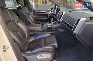 Внедорожник / Кроссовер Porsche Cayenne 2011 в 