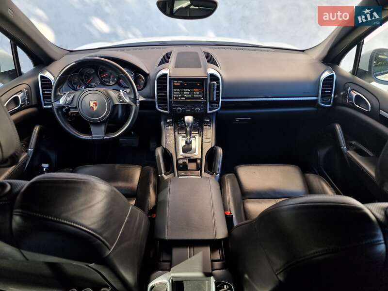 Внедорожник / Кроссовер Porsche Cayenne 2011 в Одессе