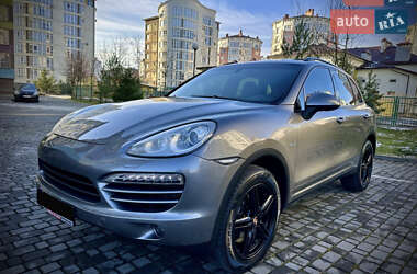 Позашляховик / Кросовер Porsche Cayenne 2013 в 