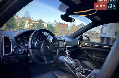 Позашляховик / Кросовер Porsche Cayenne 2013 в 