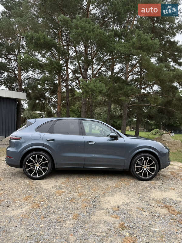 Внедорожник / Кроссовер Porsche Cayenne 2018 в 