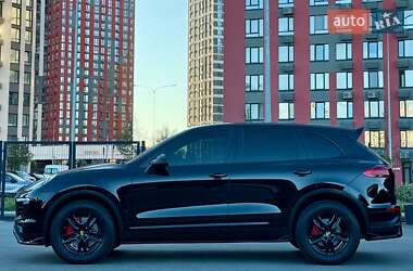 Позашляховик / Кросовер Porsche Cayenne 2016 в 