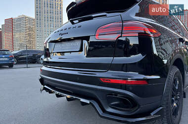 Позашляховик / Кросовер Porsche Cayenne 2016 в 