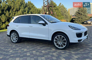 Позашляховик / Кросовер Porsche Cayenne 2016 в 
