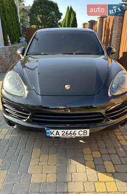 Внедорожник / Кроссовер Porsche Cayenne 2011 в 