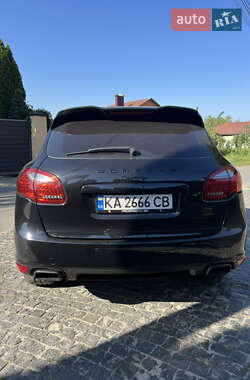 Внедорожник / Кроссовер Porsche Cayenne 2011 в 