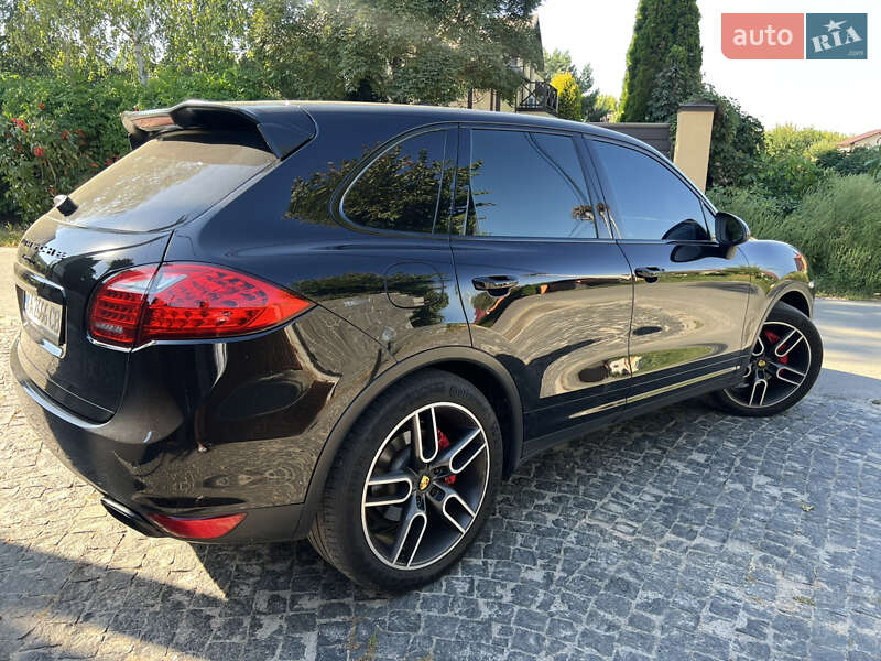 Позашляховик / Кросовер Porsche Cayenne 2011 в Києві