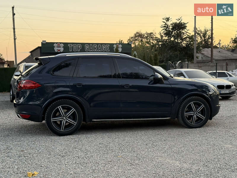 Внедорожник / Кроссовер Porsche Cayenne 2012 в Новомосковске