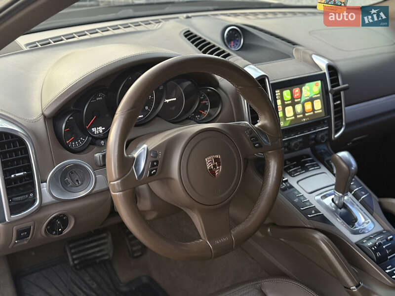 Внедорожник / Кроссовер Porsche Cayenne 2012 в Новомосковске
