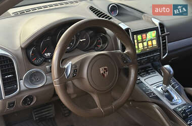Позашляховик / Кросовер Porsche Cayenne 2012 в 