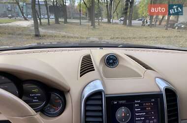 Позашляховик / Кросовер Porsche Cayenne 2011 в 