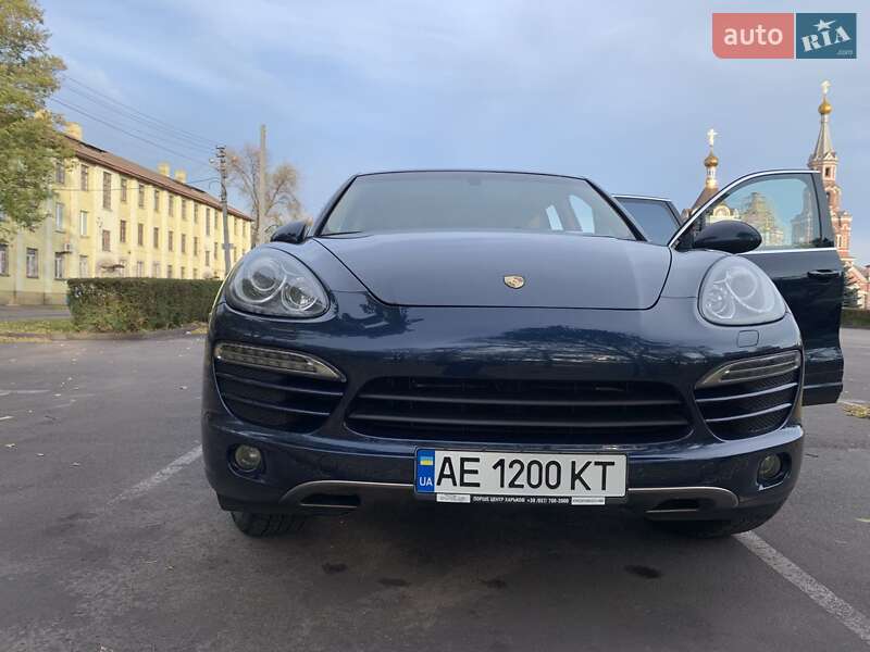 Позашляховик / Кросовер Porsche Cayenne 2011 в Кам'янському