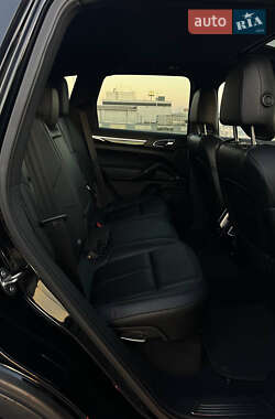 Позашляховик / Кросовер Porsche Cayenne 2012 в 