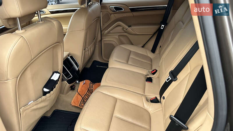 Позашляховик / Кросовер Porsche Cayenne 2012 в Києві