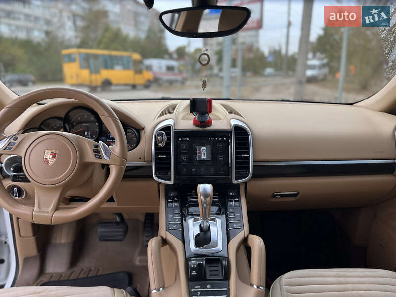 Позашляховик / Кросовер Porsche Cayenne 2014 в Сумах