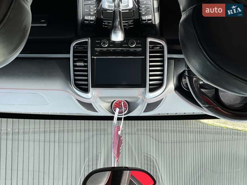 Внедорожник / Кроссовер Porsche Cayenne 2013 в Тячеве