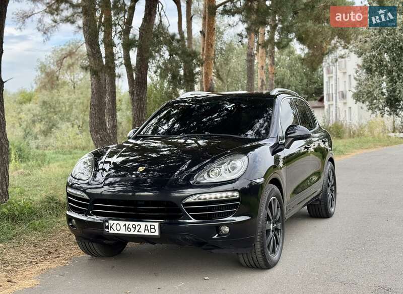 Внедорожник / Кроссовер Porsche Cayenne 2011 в 