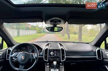 Внедорожник / Кроссовер Porsche Cayenne 2011 в 