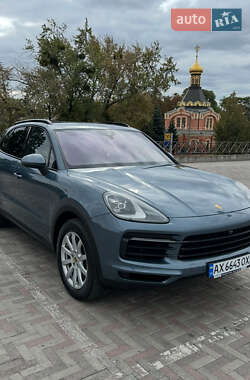 Внедорожник / Кроссовер Porsche Cayenne 2018 в 