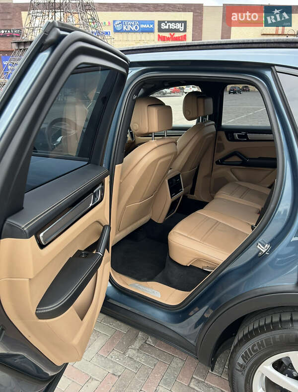Внедорожник / Кроссовер Porsche Cayenne 2018 в Харькове