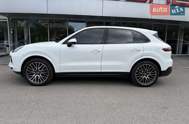 Позашляховик / Кросовер Porsche Cayenne 2019 в 