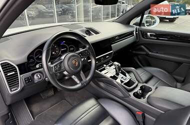 Позашляховик / Кросовер Porsche Cayenne 2019 в 