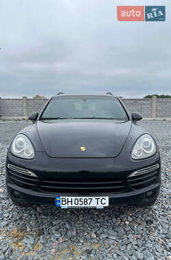Внедорожник / Кроссовер Porsche Cayenne 2011 в 