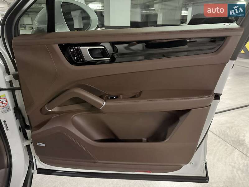 Позашляховик / Кросовер Porsche Cayenne 2019 в Дніпрі