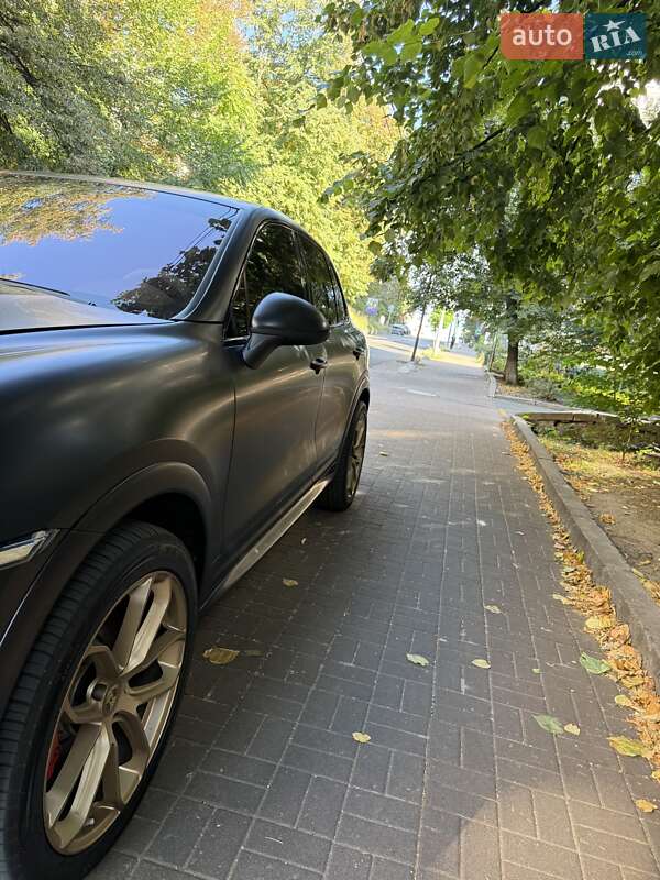 Позашляховик / Кросовер Porsche Cayenne 2010 в Києві