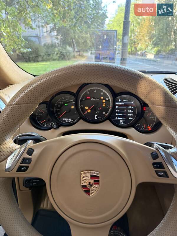 Позашляховик / Кросовер Porsche Cayenne 2010 в Києві