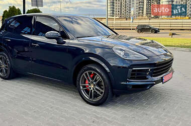 Позашляховик / Кросовер Porsche Cayenne 2019 в 
