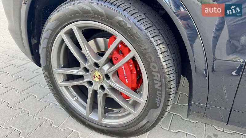 Позашляховик / Кросовер Porsche Cayenne 2019 в Києві