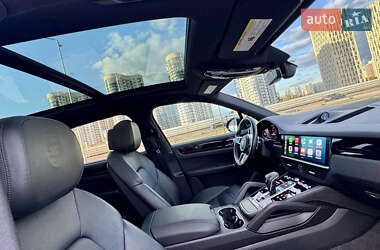 Позашляховик / Кросовер Porsche Cayenne 2019 в 
