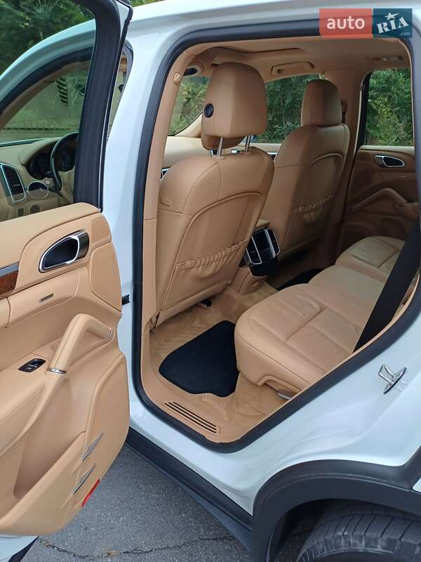 Позашляховик / Кросовер Porsche Cayenne 2013 в Дніпрі