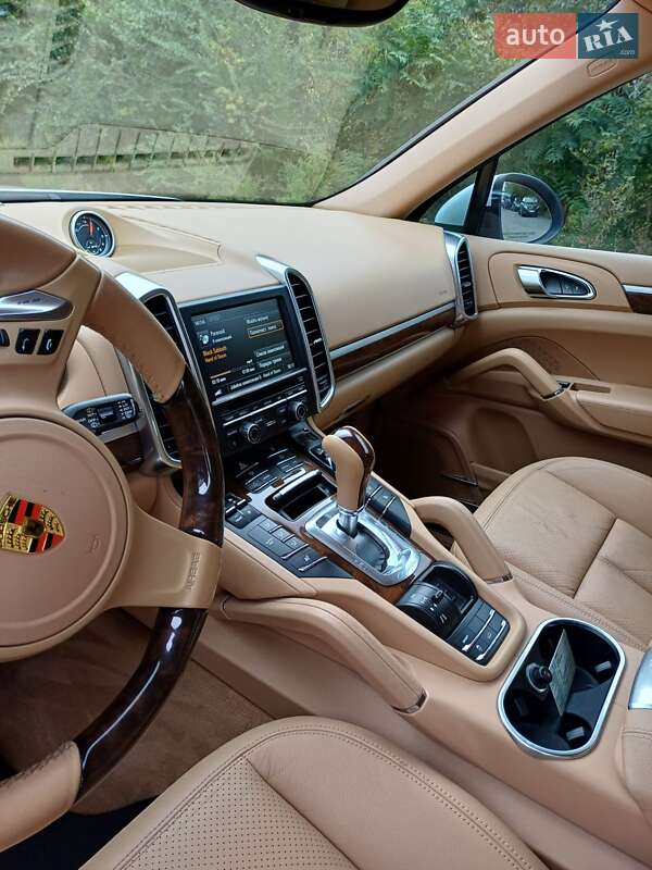 Позашляховик / Кросовер Porsche Cayenne 2013 в Дніпрі