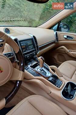 Позашляховик / Кросовер Porsche Cayenne 2013 в 