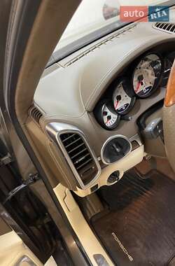 Внедорожник / Кроссовер Porsche Cayenne 2013 в 