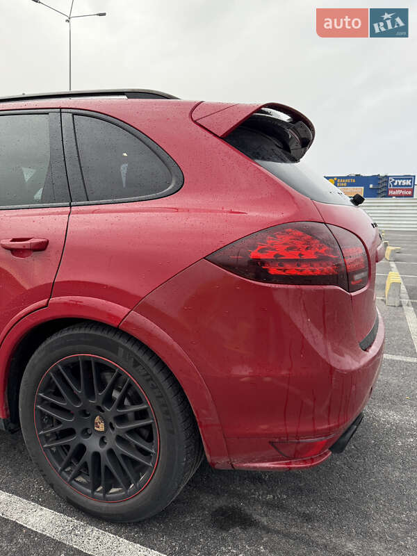 Внедорожник / Кроссовер Porsche Cayenne 2013 в Львове