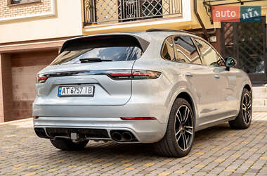 Позашляховик / Кросовер Porsche Cayenne 2020 в 